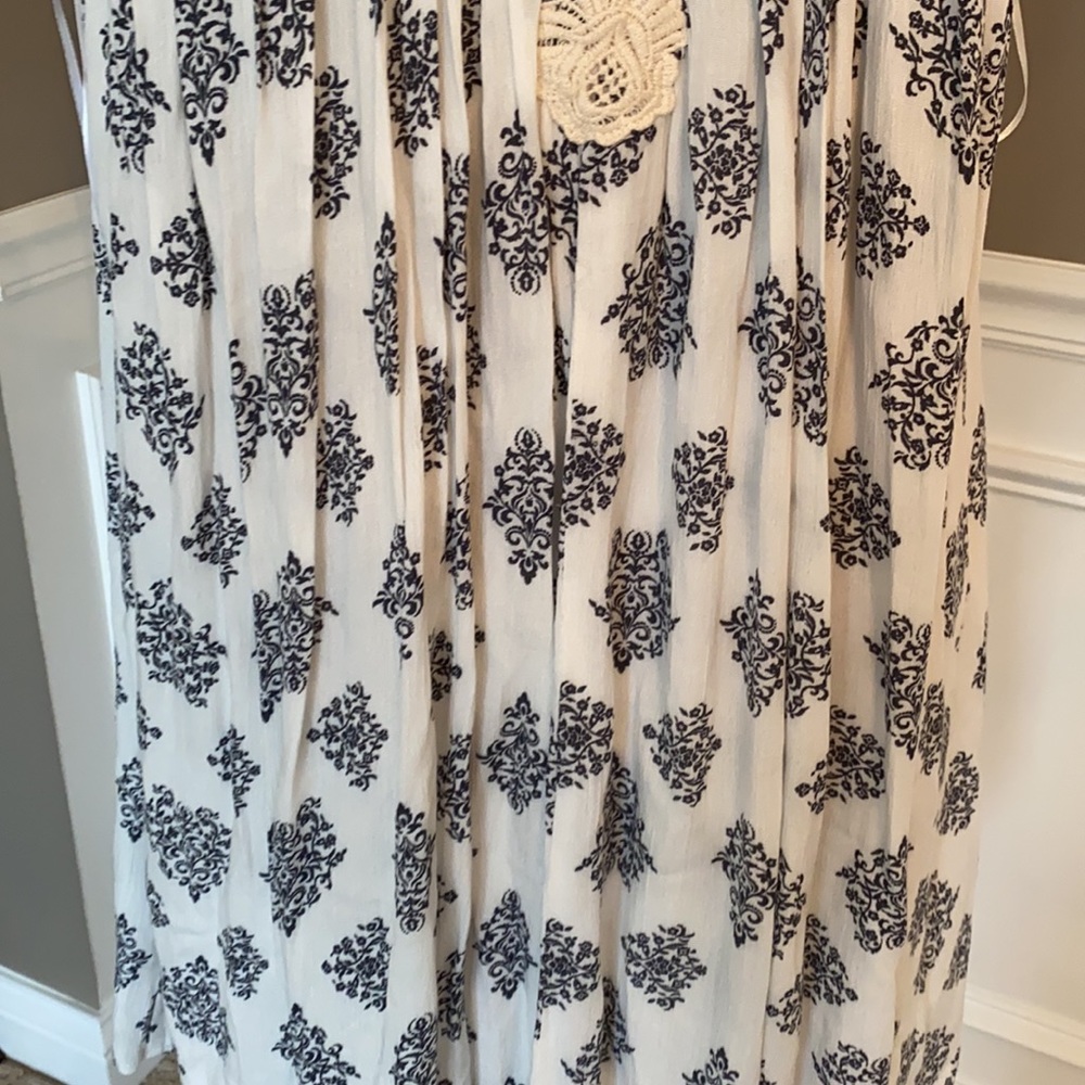 Excellent Condition! Altar’d State Dress Size Lrg - Picture 4 of 8